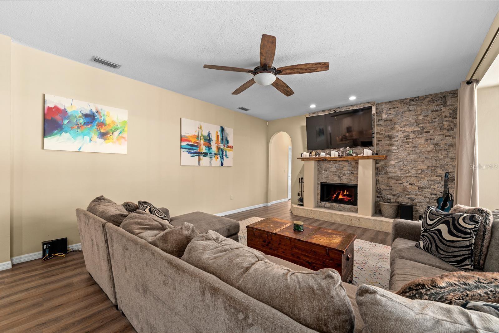 Image 10 of 37 For 5601 Wellington Drive