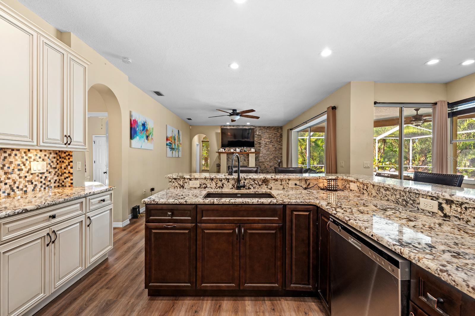 Image 5 of 37 For 5601 Wellington Drive