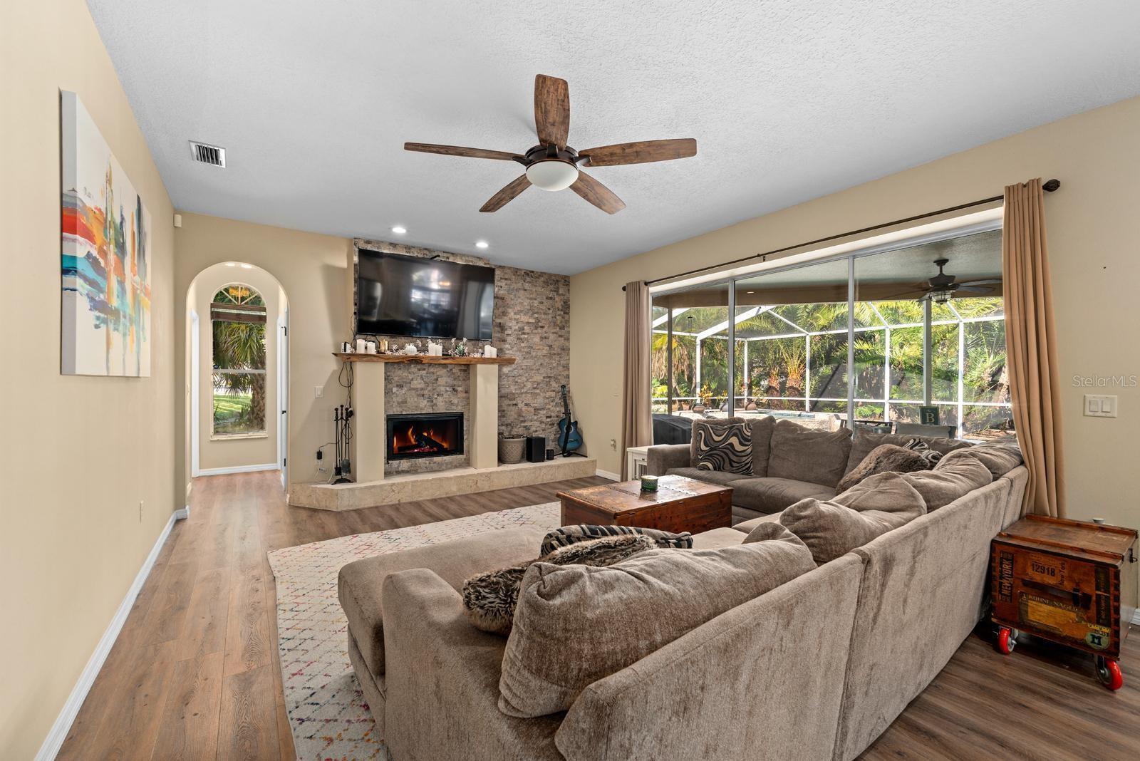 Image 9 of 37 For 5601 Wellington Drive