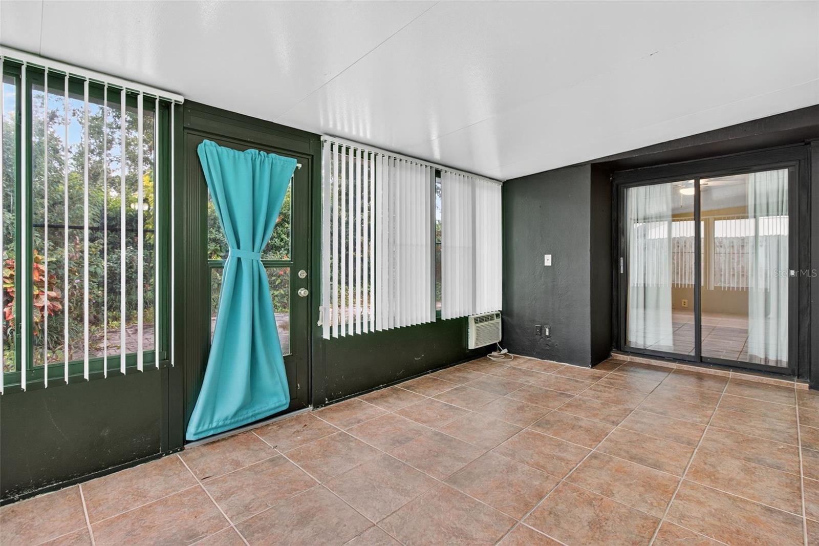 Image 11 of 49 For 3909 Shoreside Circle