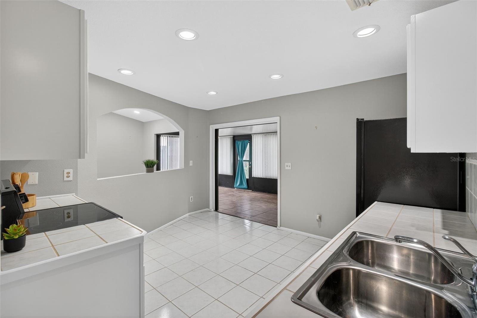 Image 17 of 49 For 3909 Shoreside Circle