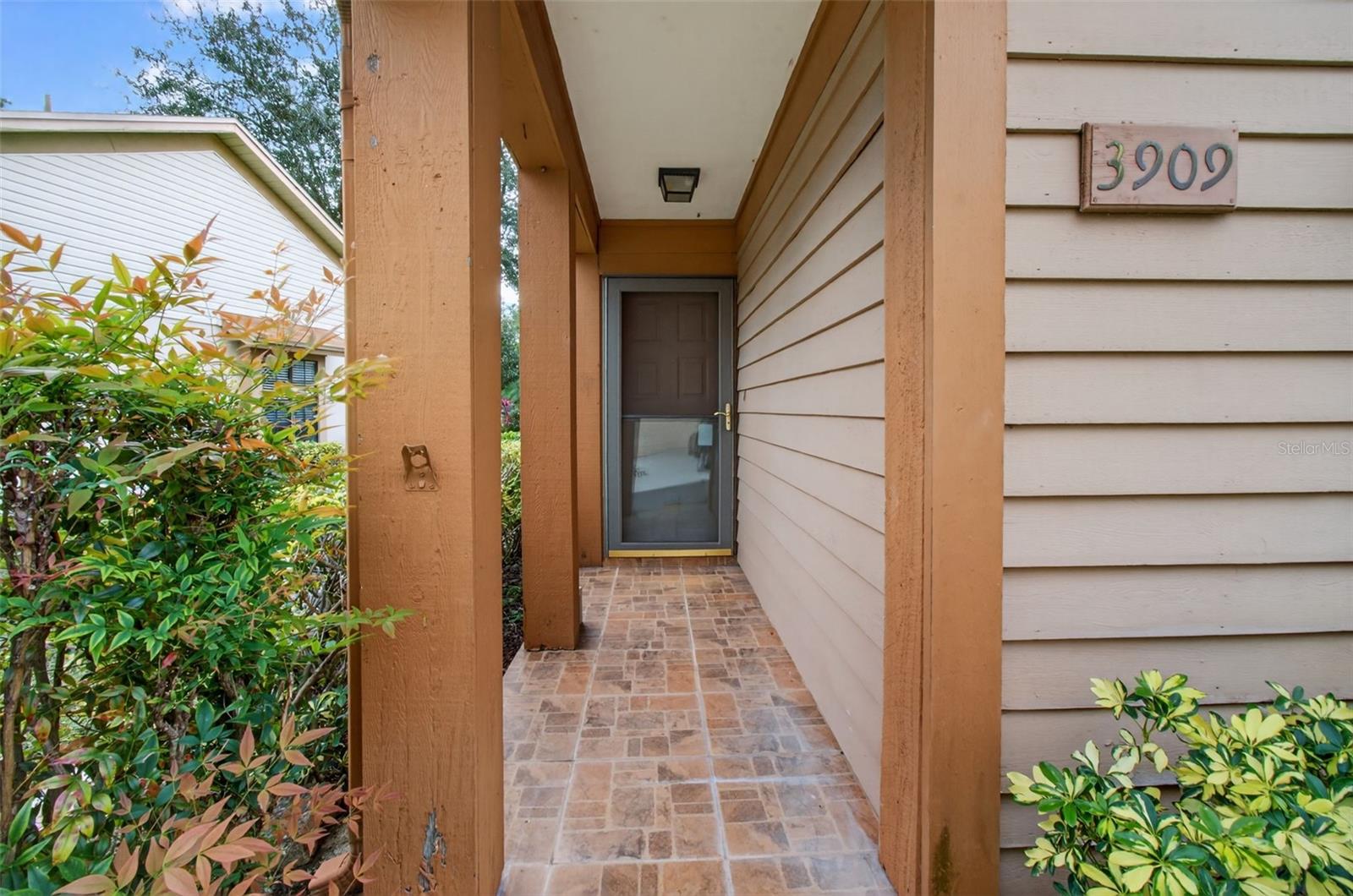 Image 2 of 49 For 3909 Shoreside Circle