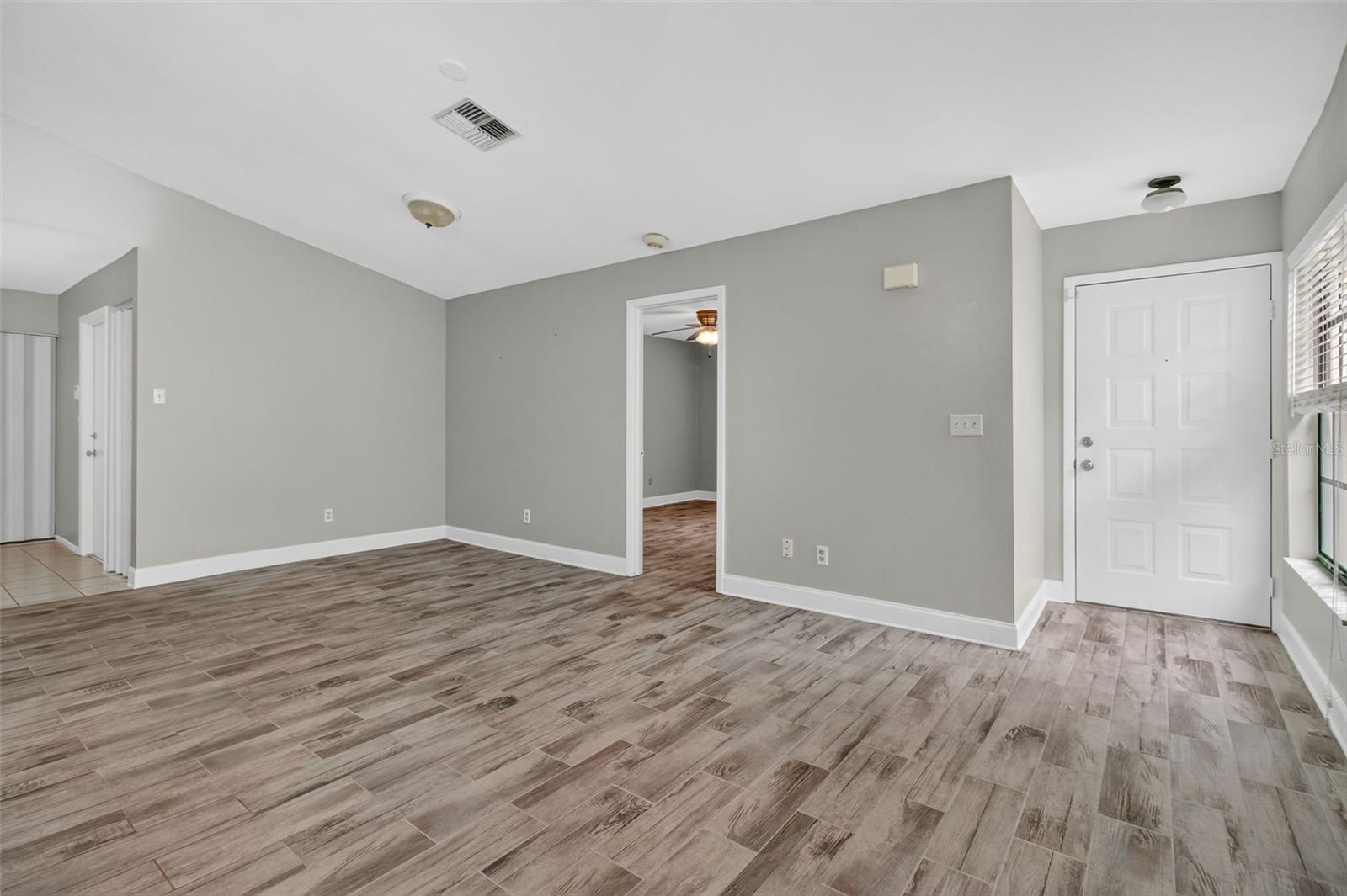 Image 20 of 49 For 3909 Shoreside Circle