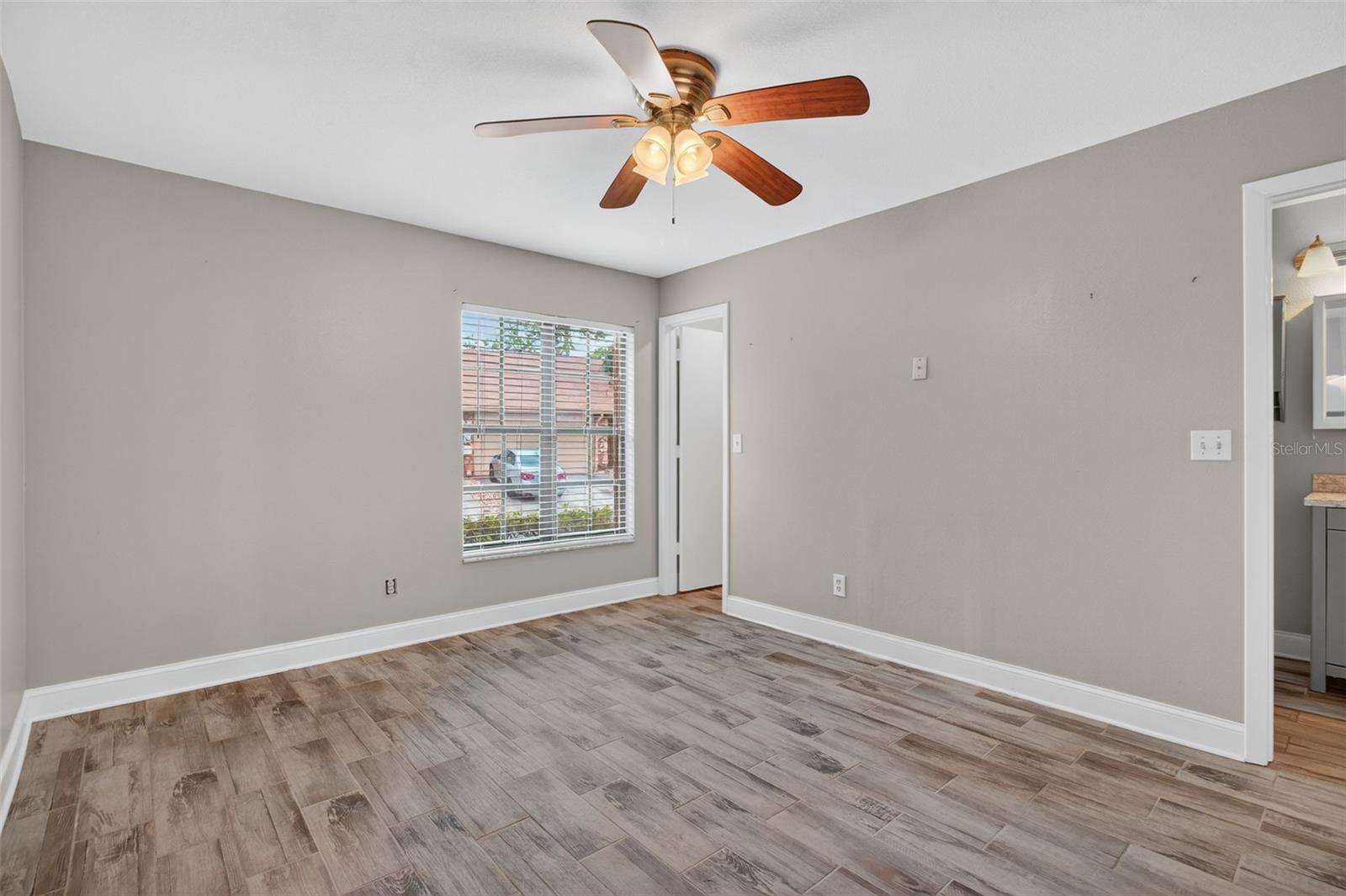 Image 24 of 49 For 3909 Shoreside Circle