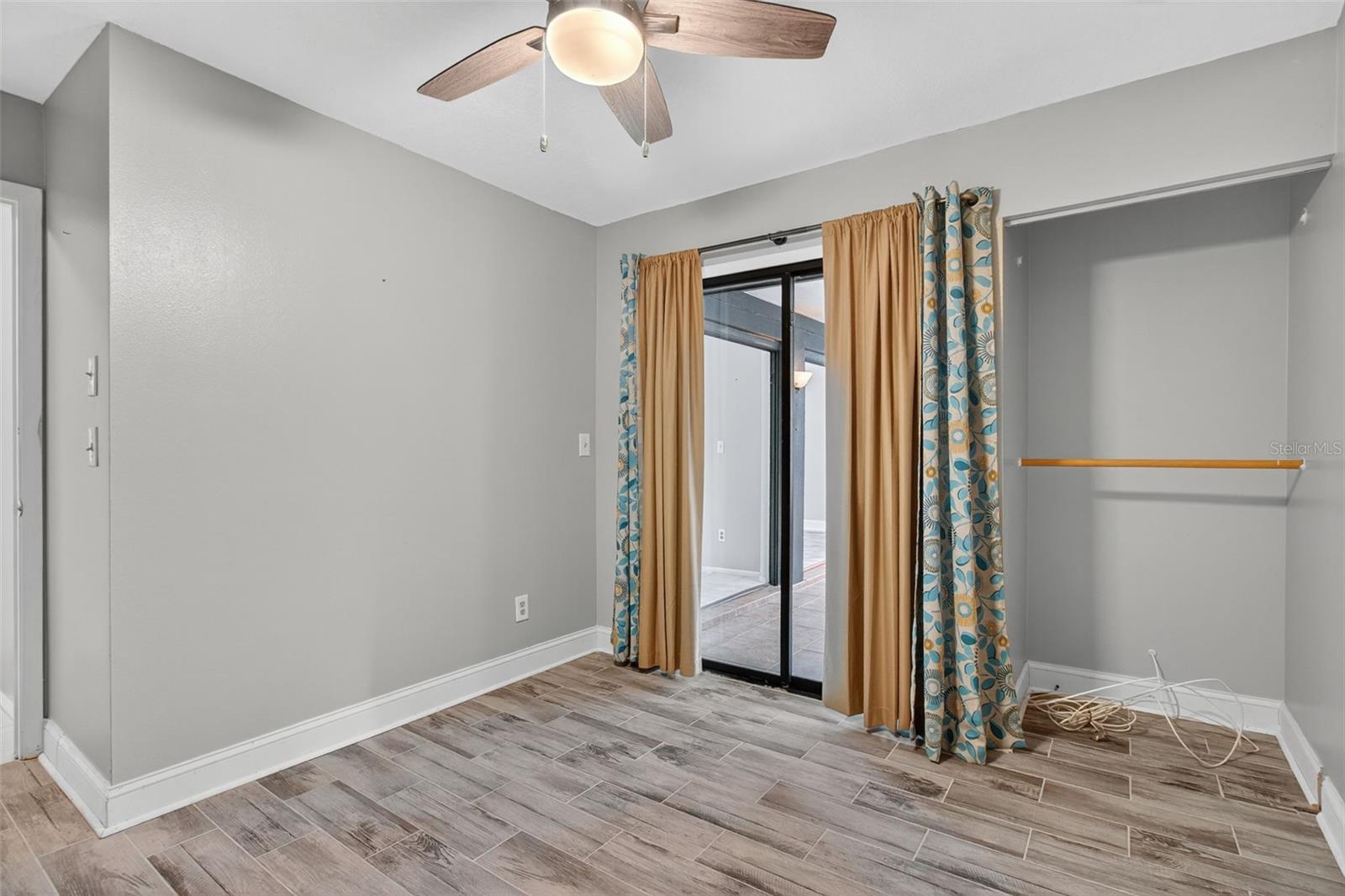 Image 27 of 49 For 3909 Shoreside Circle