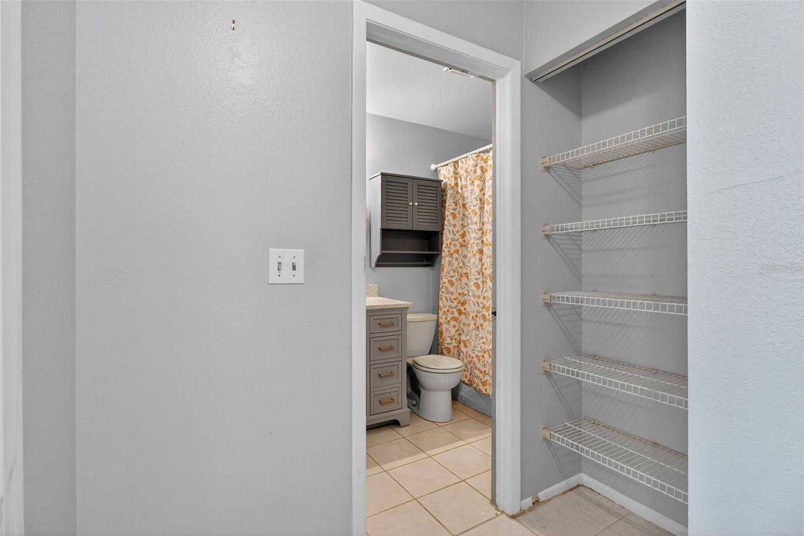 Image 28 of 49 For 3909 Shoreside Circle