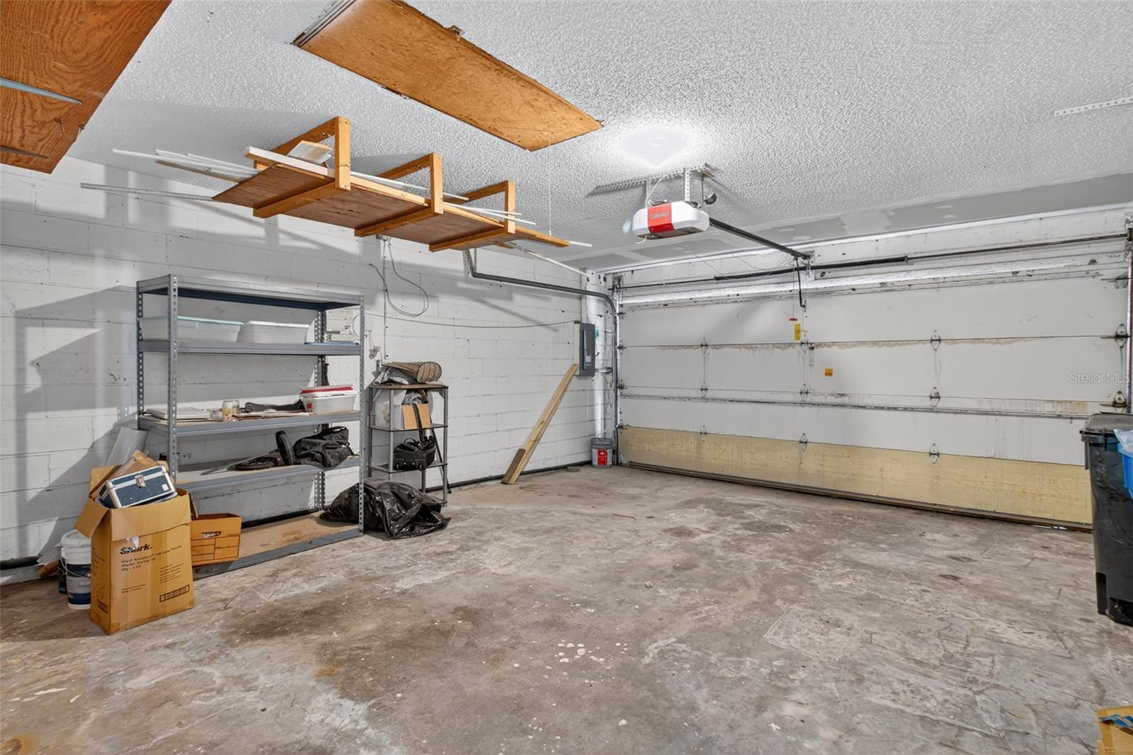 Image 35 of 49 For 3909 Shoreside Circle