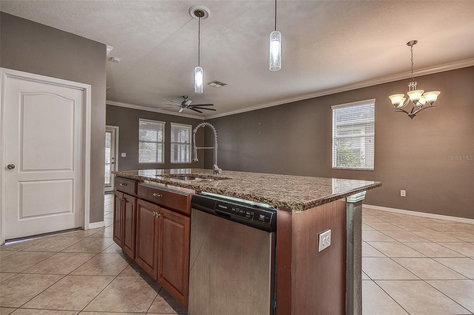 Image 12 of 55 For 11656 Lake Boulevard