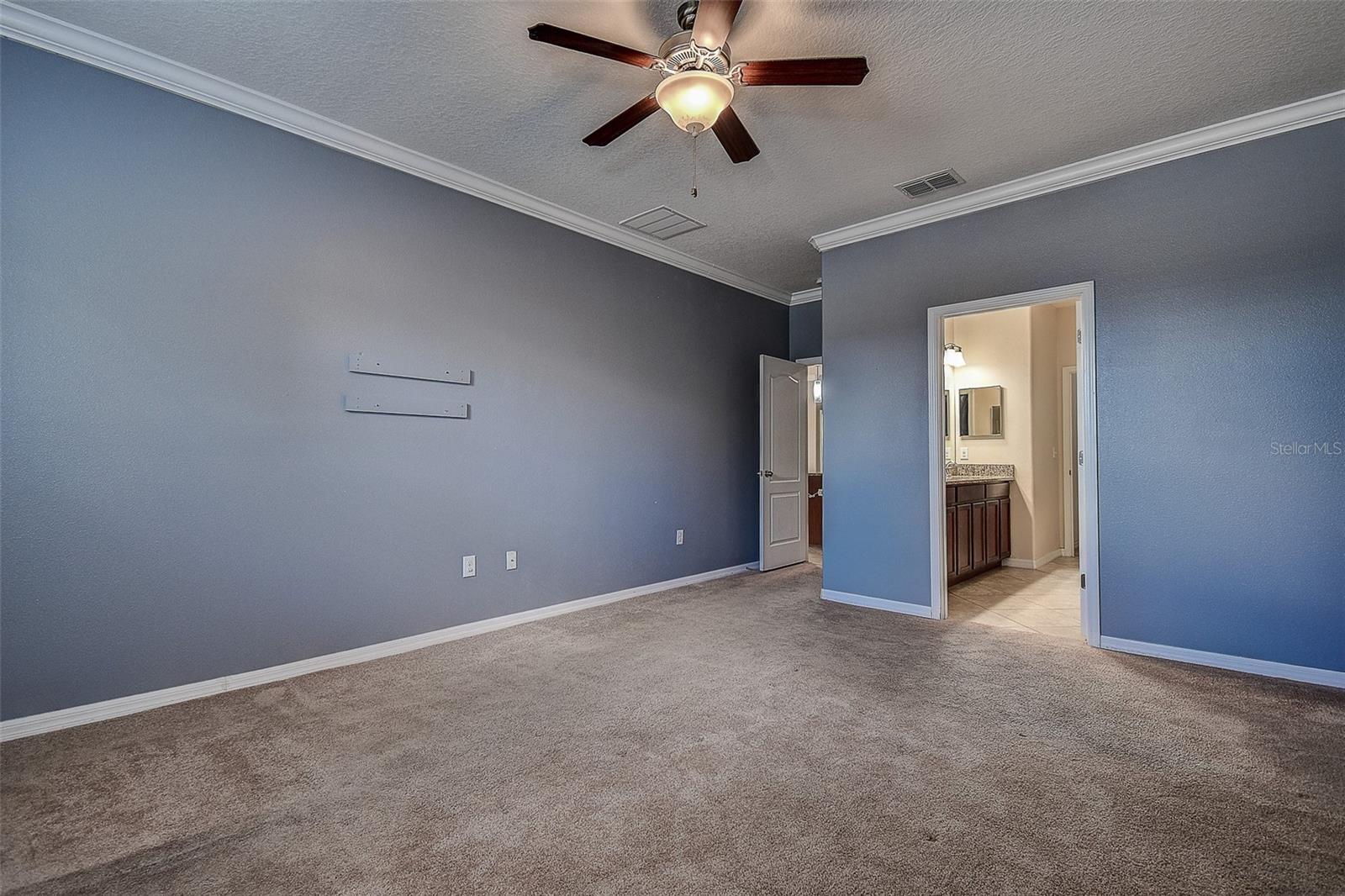 Image 16 of 55 For 11656 Lake Boulevard