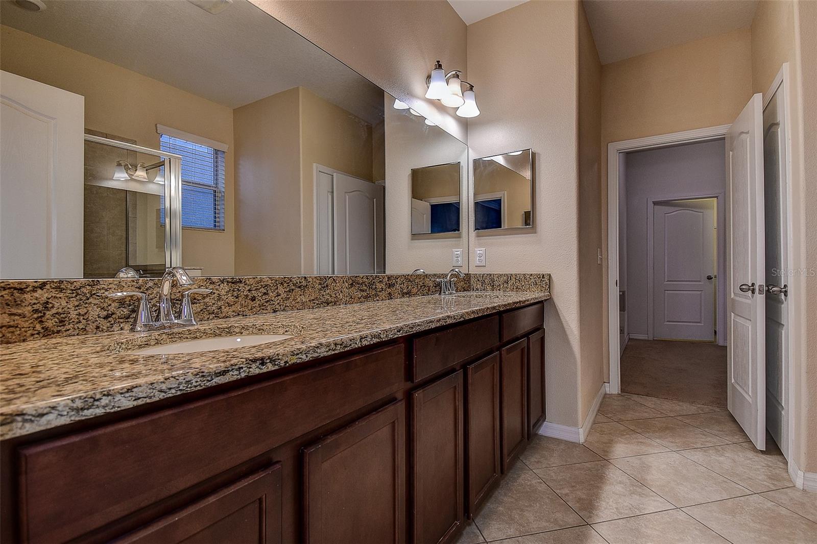 Image 17 of 55 For 11656 Lake Boulevard