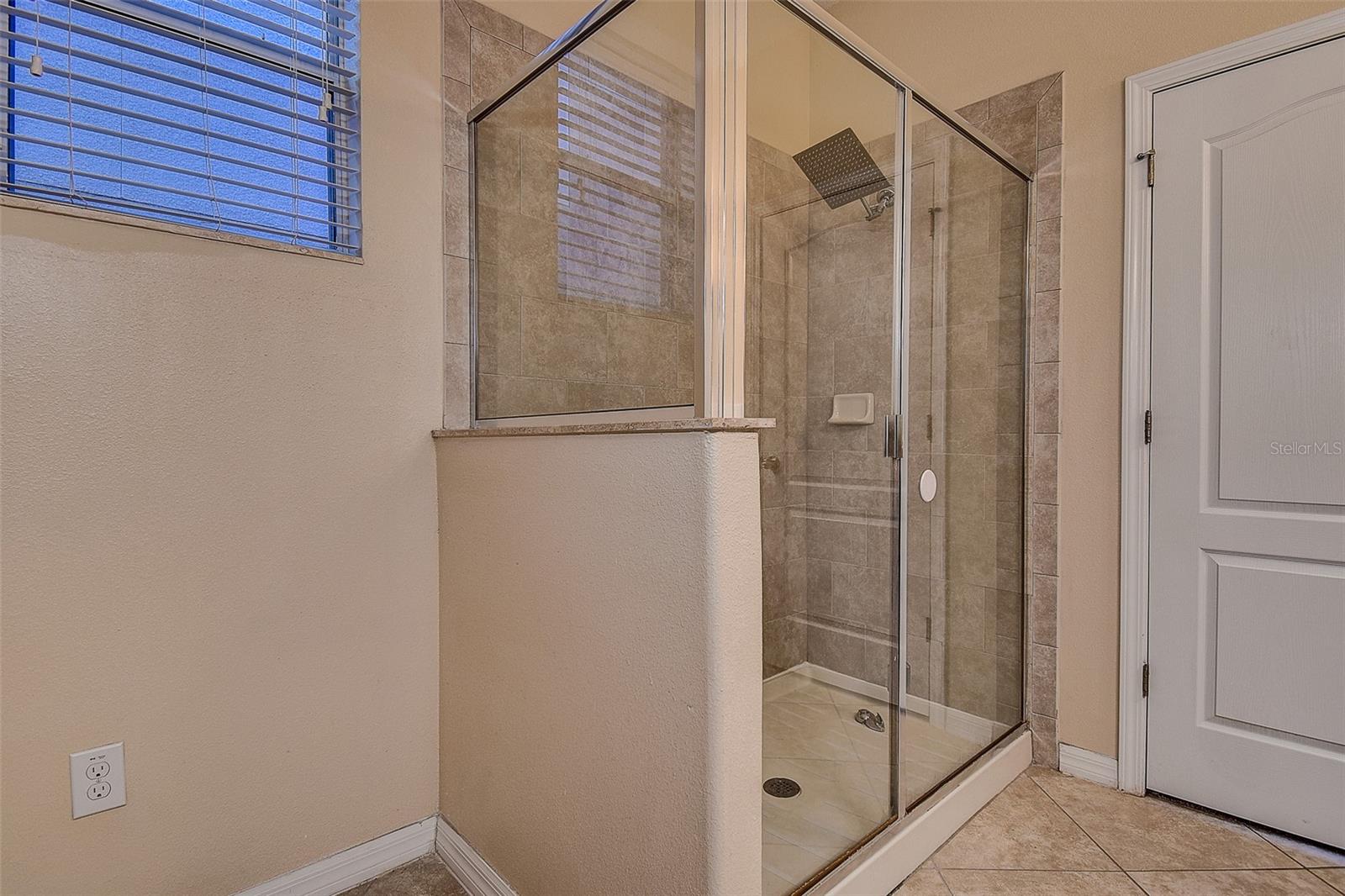 Image 19 of 55 For 11656 Lake Boulevard