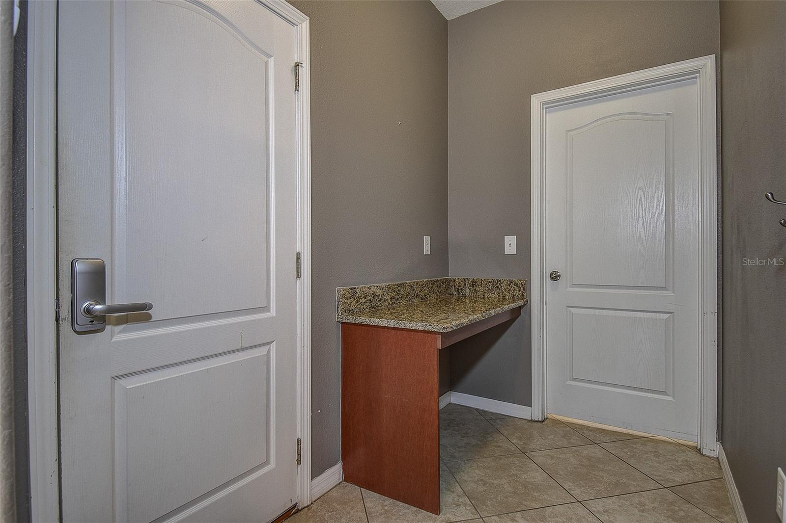 Image 22 of 55 For 11656 Lake Boulevard