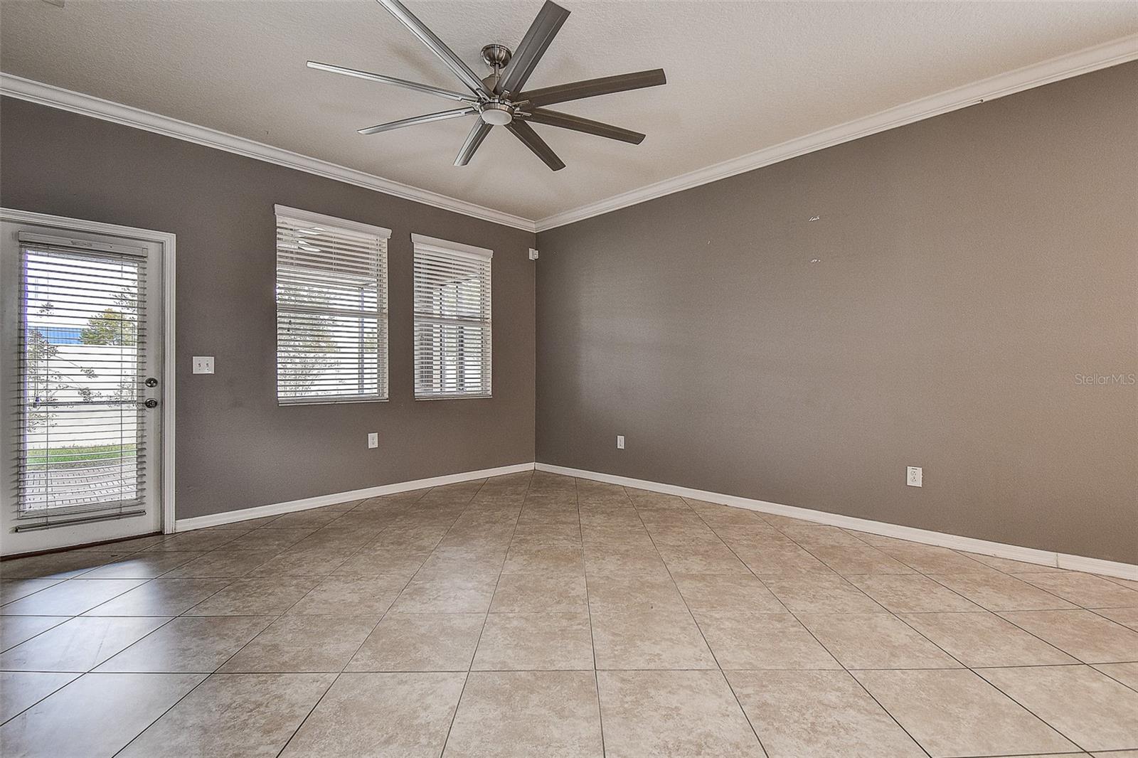 Image 6 of 55 For 11656 Lake Boulevard