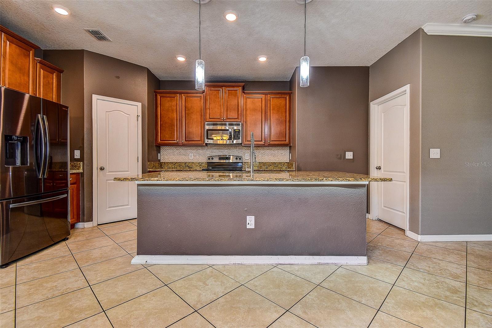 Image 8 of 55 For 11656 Lake Boulevard