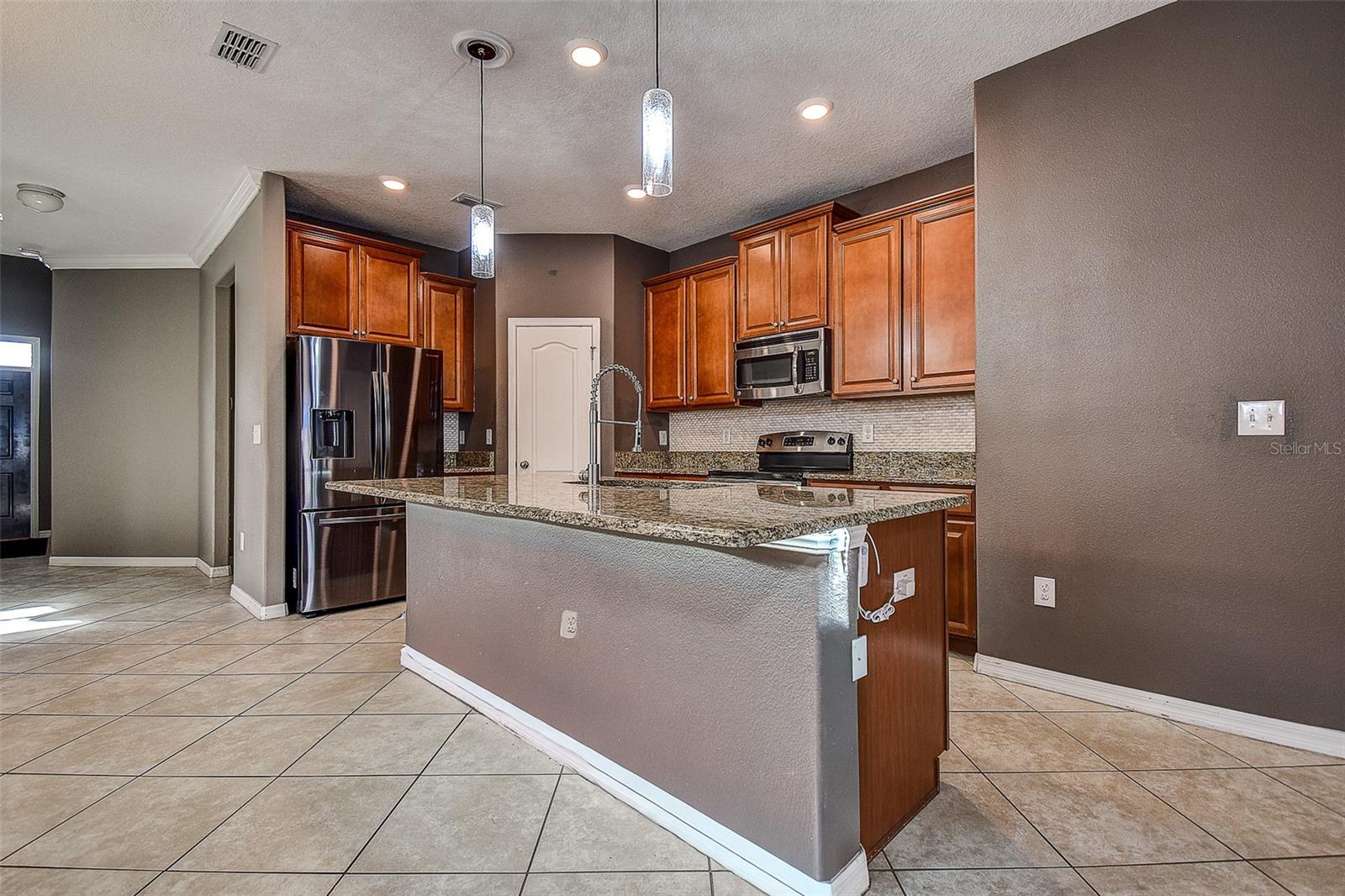 Image 9 of 55 For 11656 Lake Boulevard