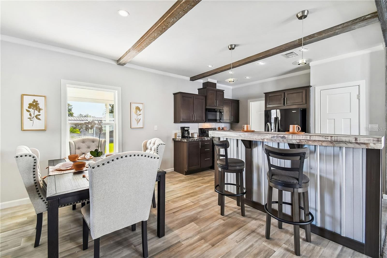 Image 11 of 54 For 10047 Collingwood Avenue