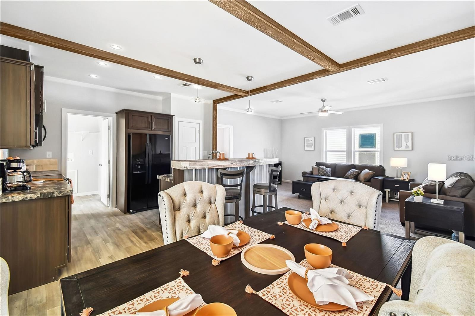 Image 12 of 54 For 10047 Collingwood Avenue