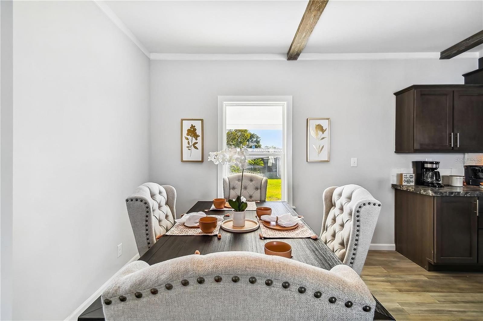 Image 13 of 54 For 10047 Collingwood Avenue