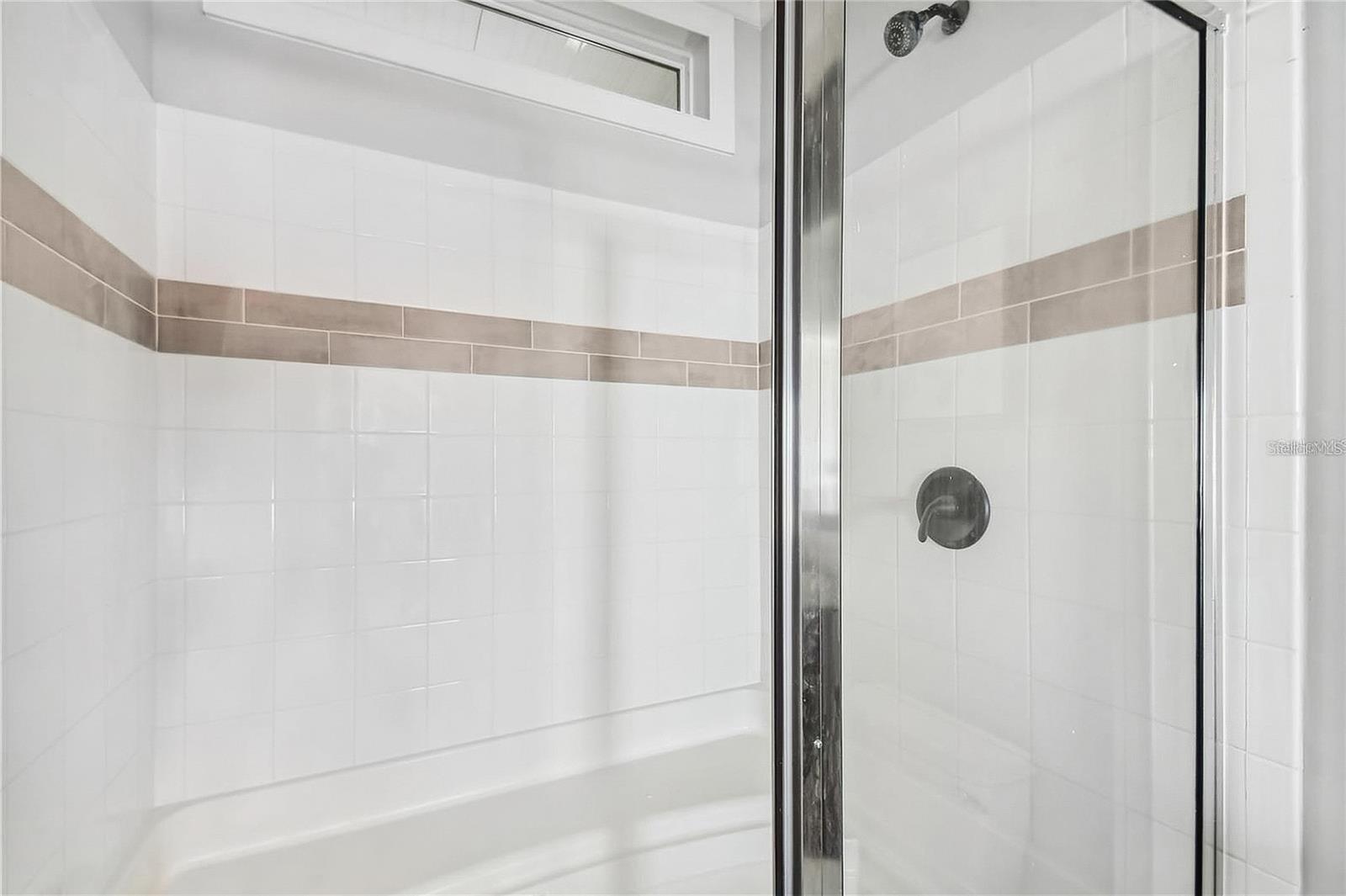 Image 23 of 54 For 10047 Collingwood Avenue