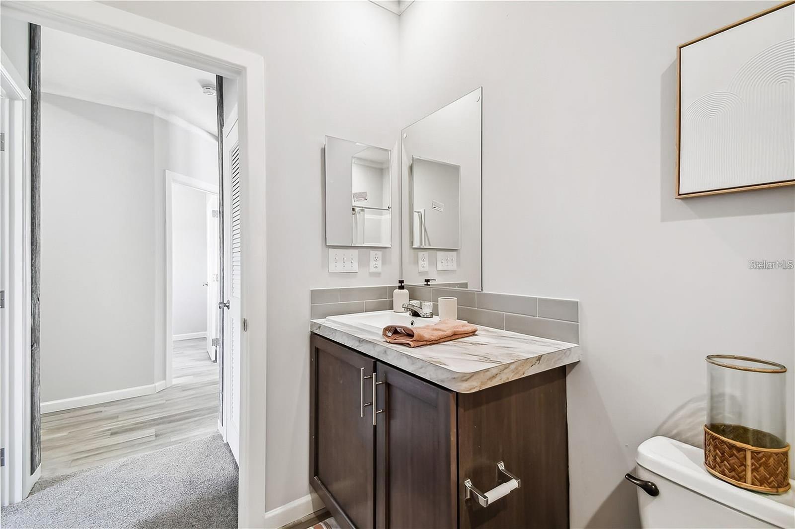 Image 28 of 54 For 10047 Collingwood Avenue