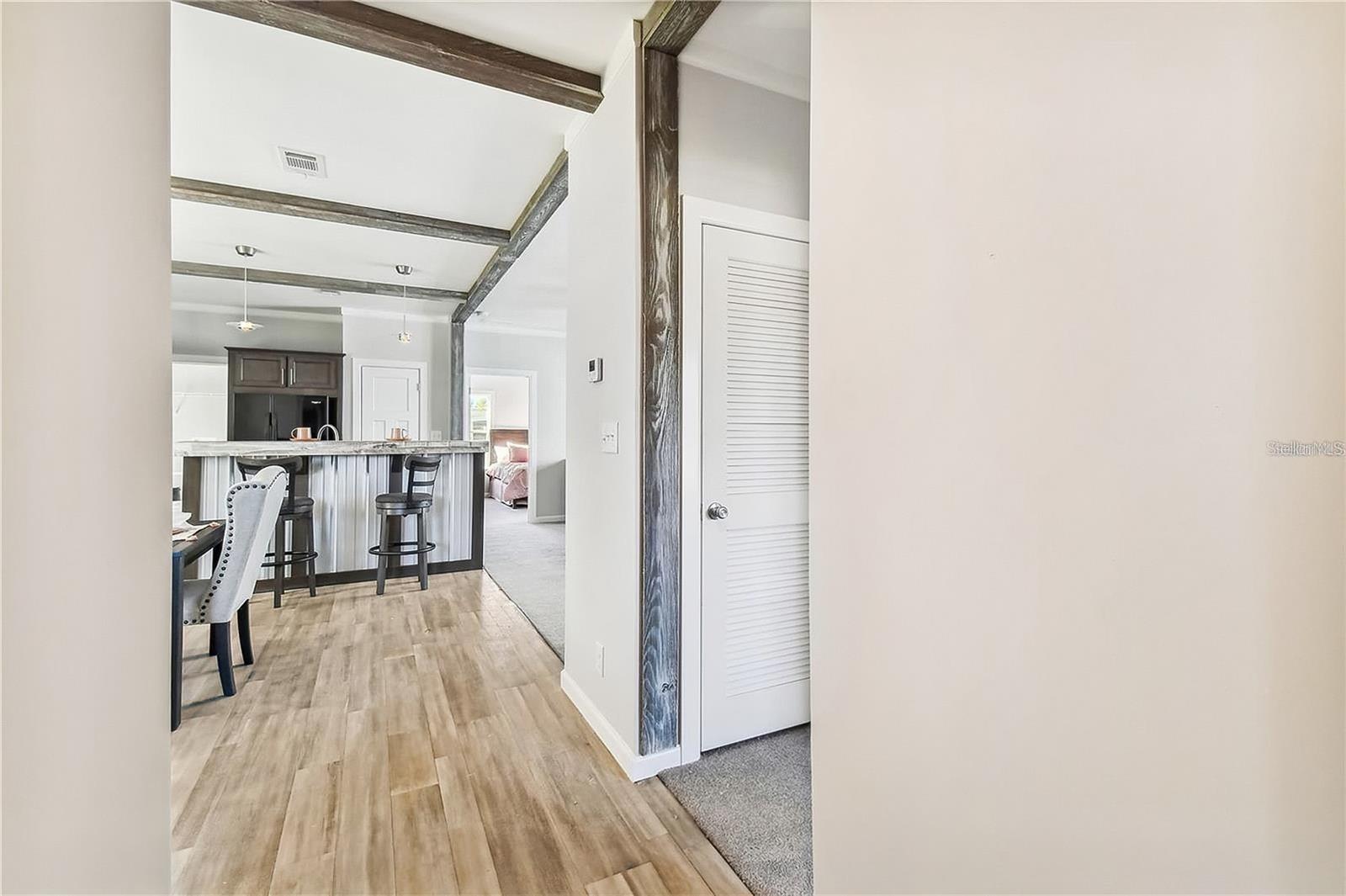 Image 31 of 54 For 10047 Collingwood Avenue