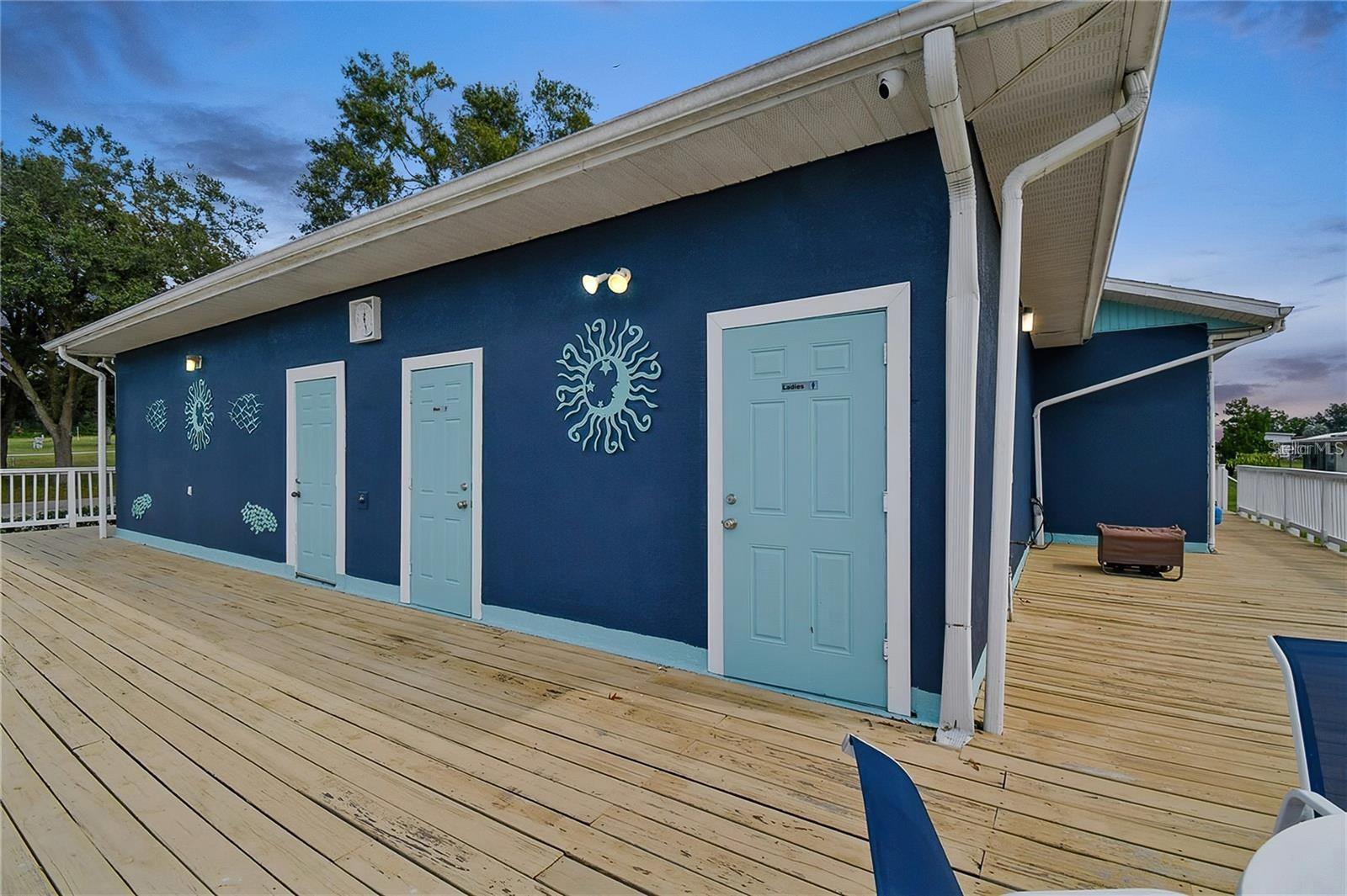 Image 47 of 54 For 10047 Collingwood Avenue