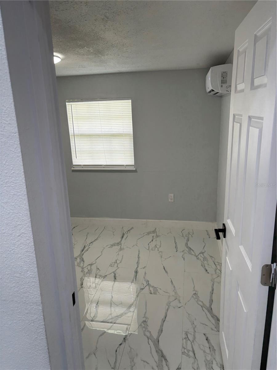 Image 11 of 17 For 5107 Springwater Court