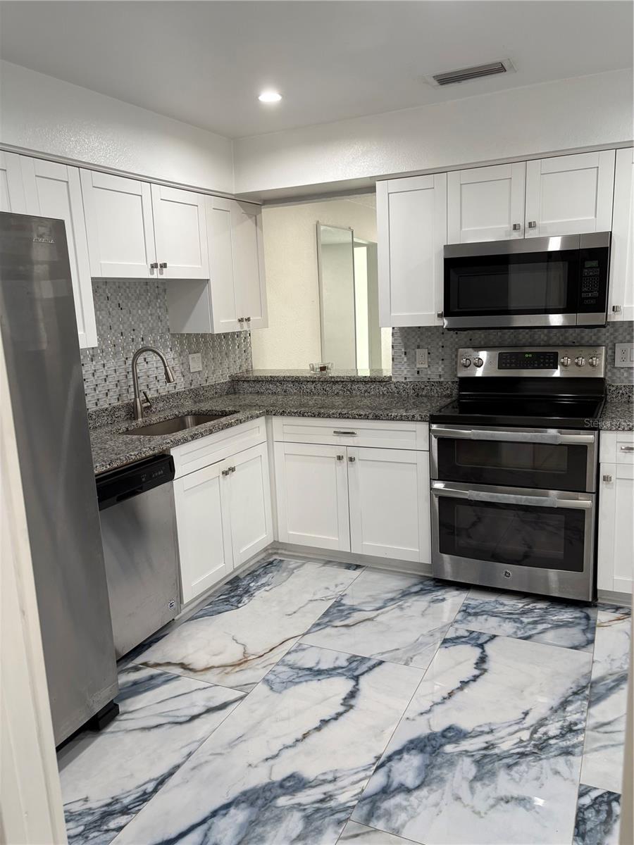 Image 5 of 17 For 5107 Springwater Court