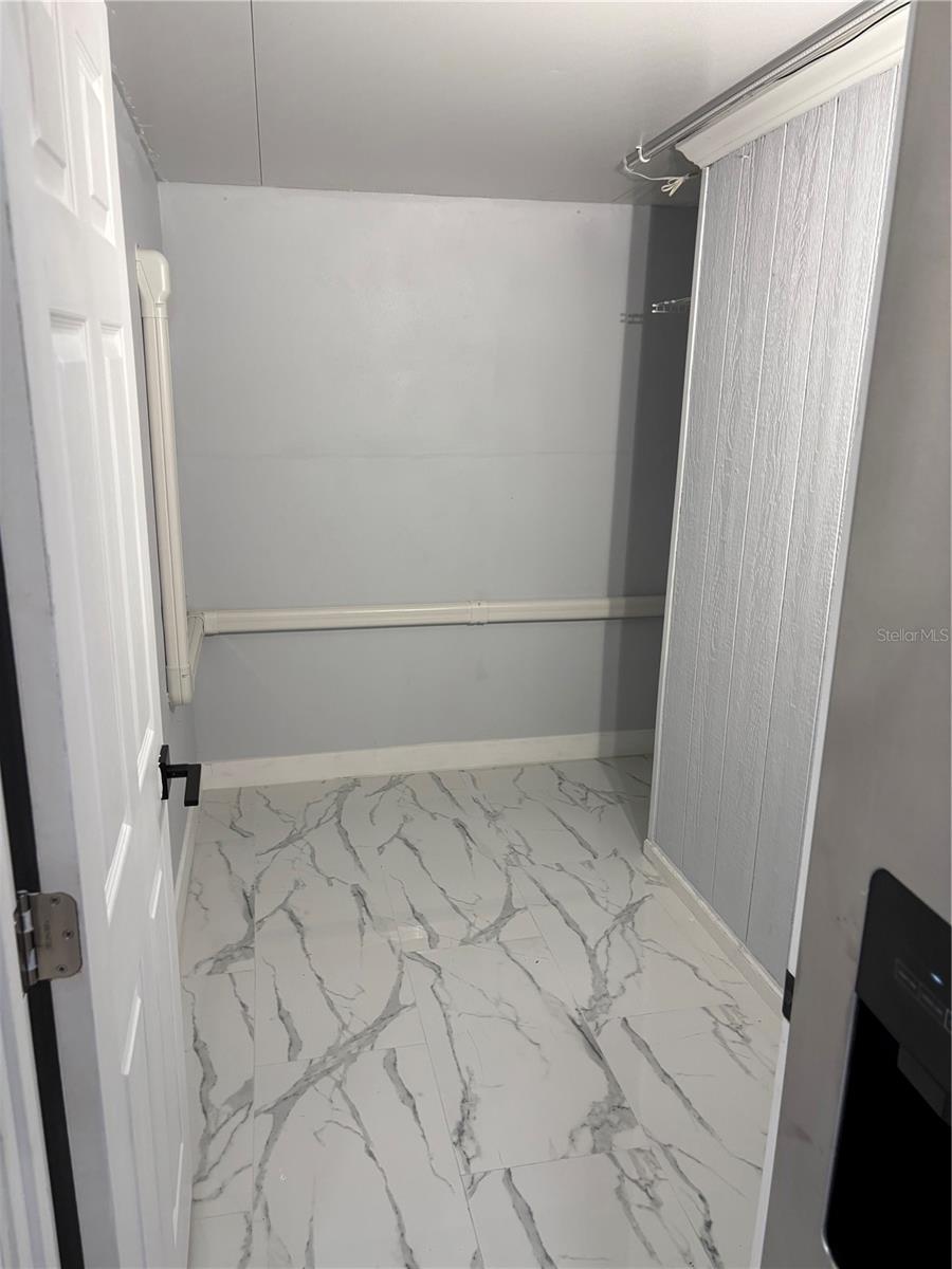 Image 9 of 17 For 5107 Springwater Court