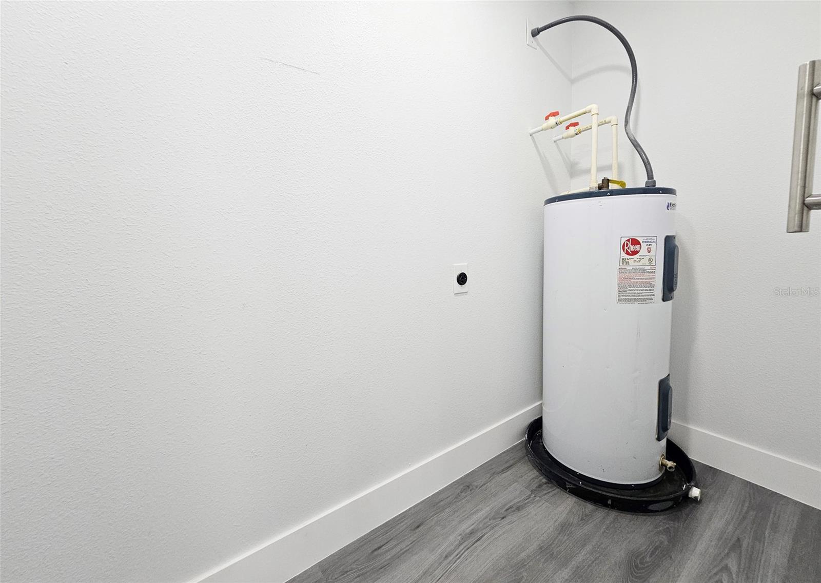 Image 28 of 35 For 6701 Habana Avenue