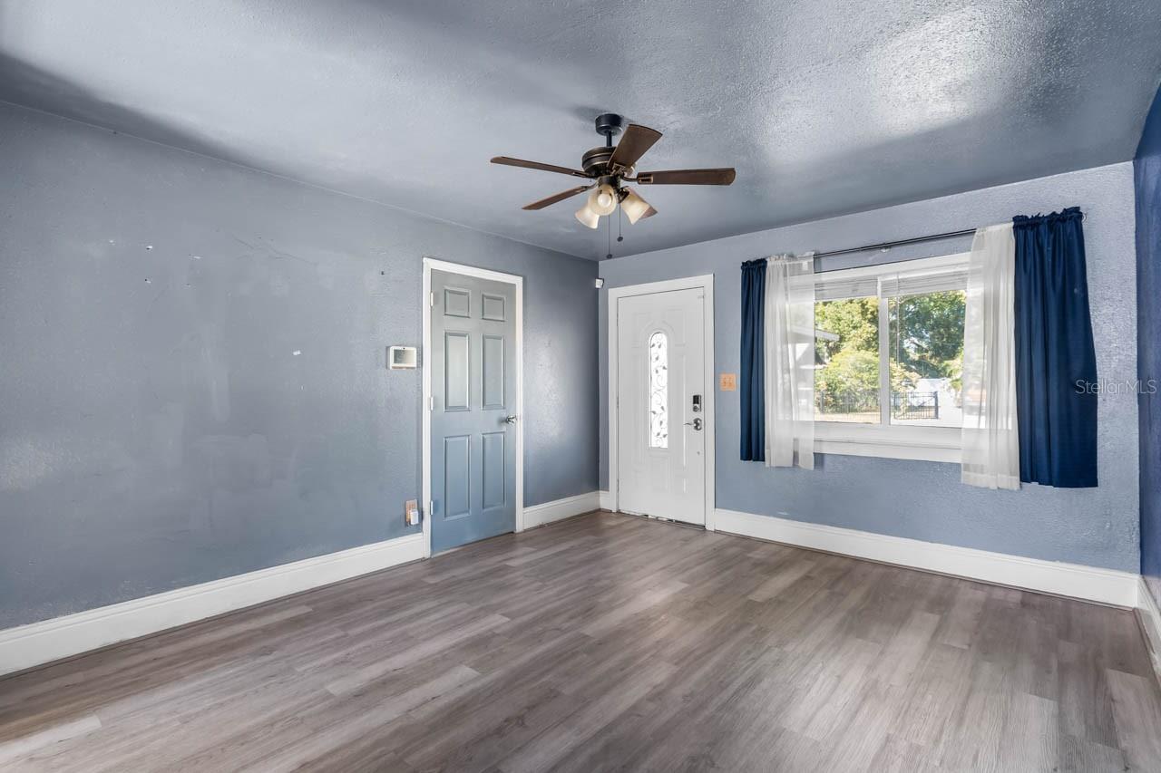 Image 4 of 20 For 1217 Lambright Street