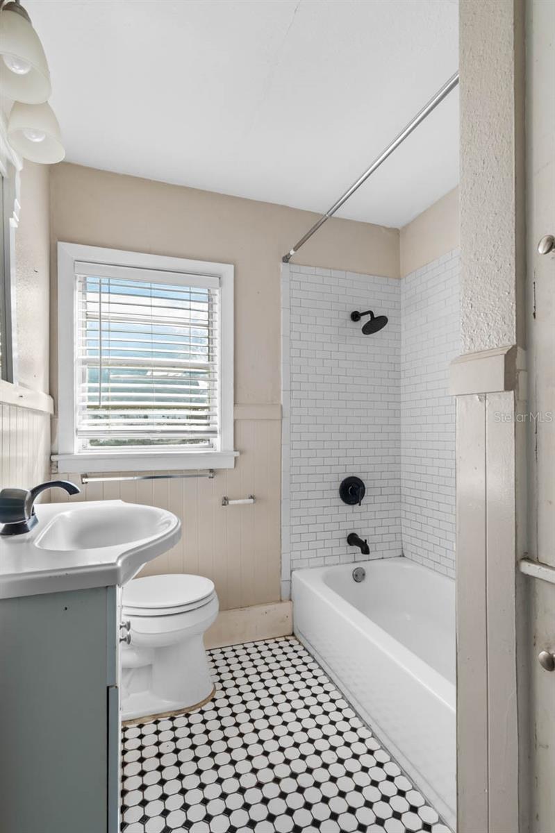 Image 7 of 20 For 1217 Lambright Street