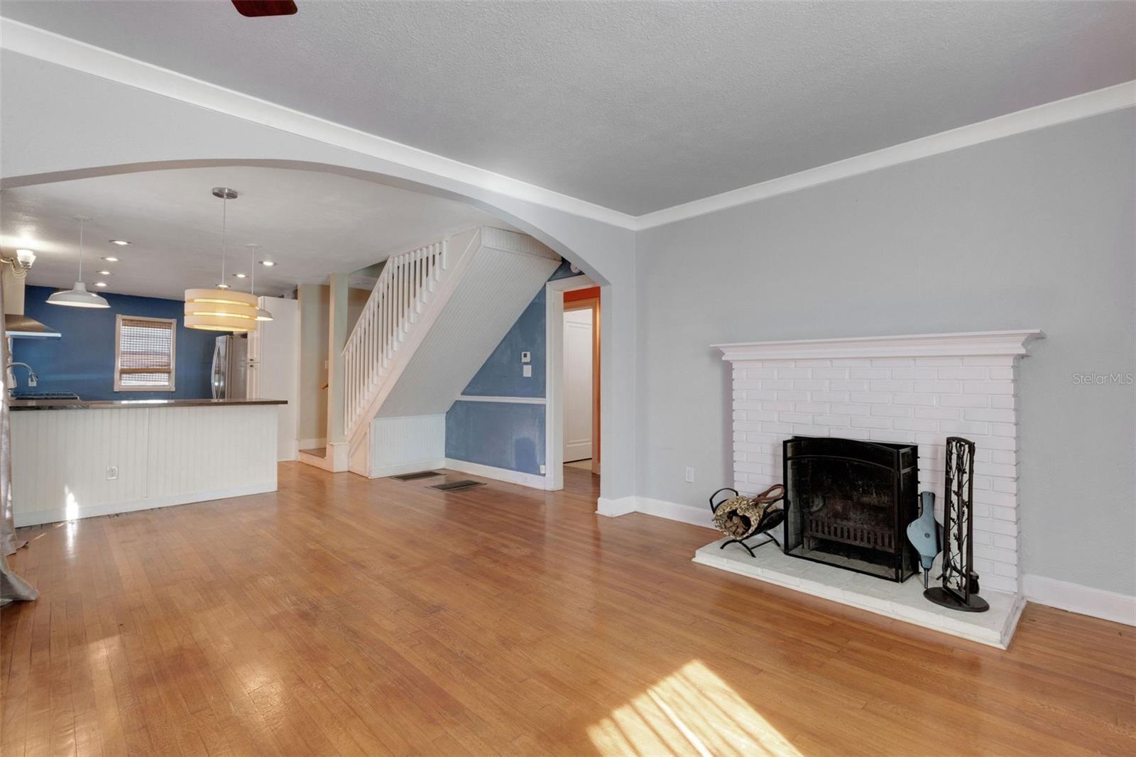 Image 10 of 90 For 717 12th Avenue N