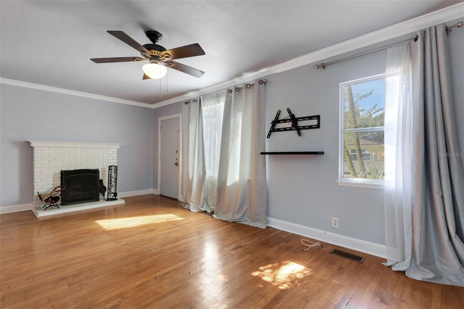 Image 15 of 90 For 717 12th Avenue N