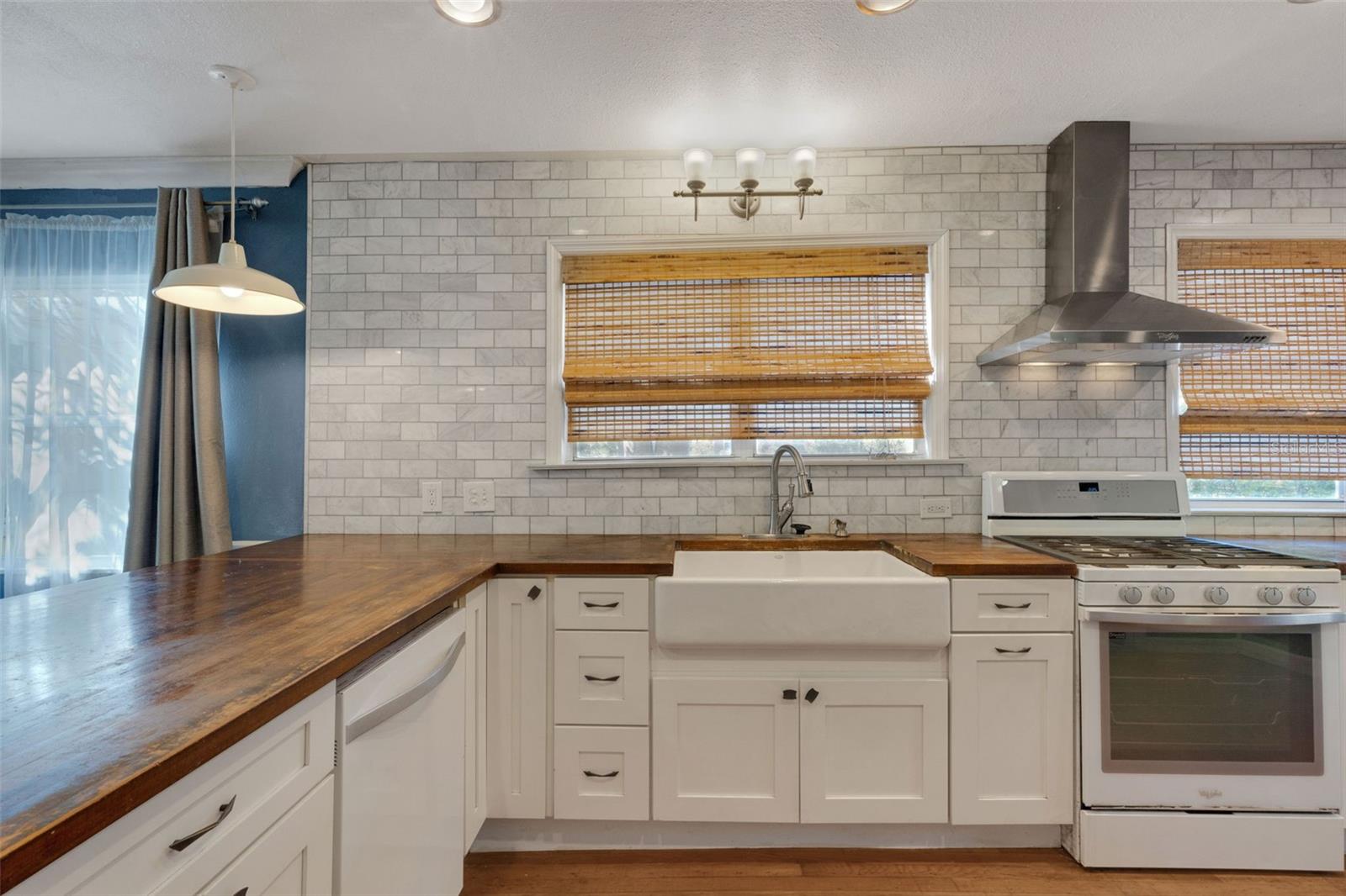 Image 21 of 90 For 717 12th Avenue N