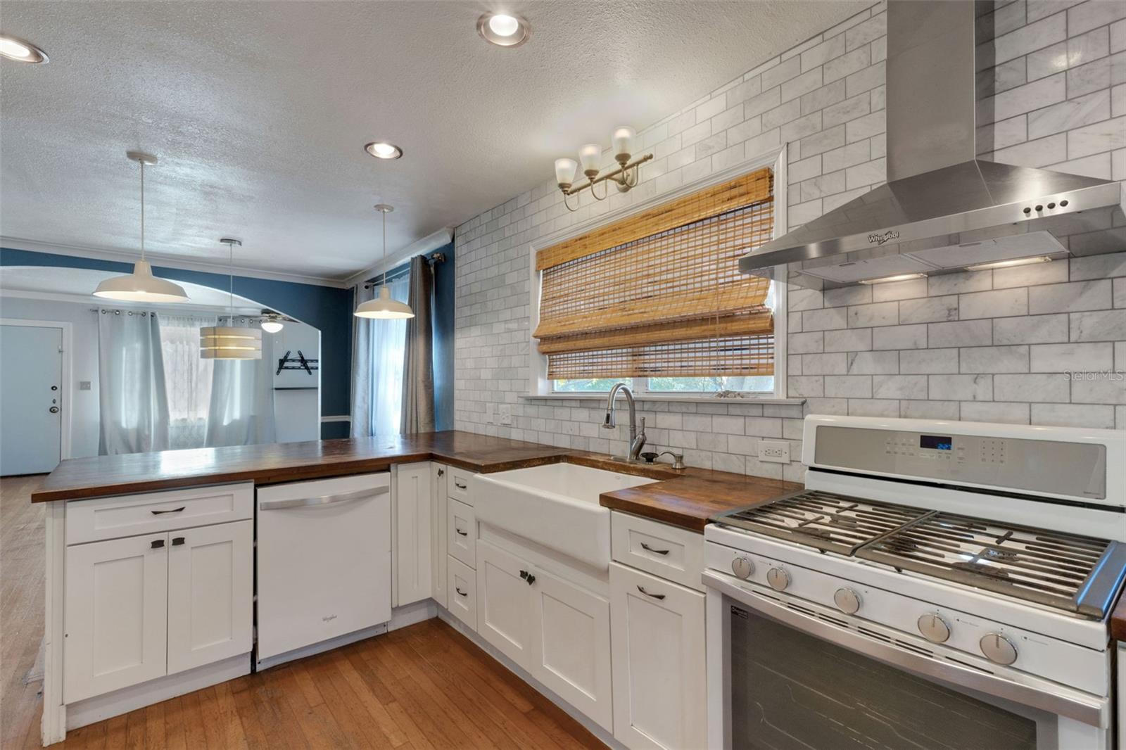 Image 23 of 90 For 717 12th Avenue N