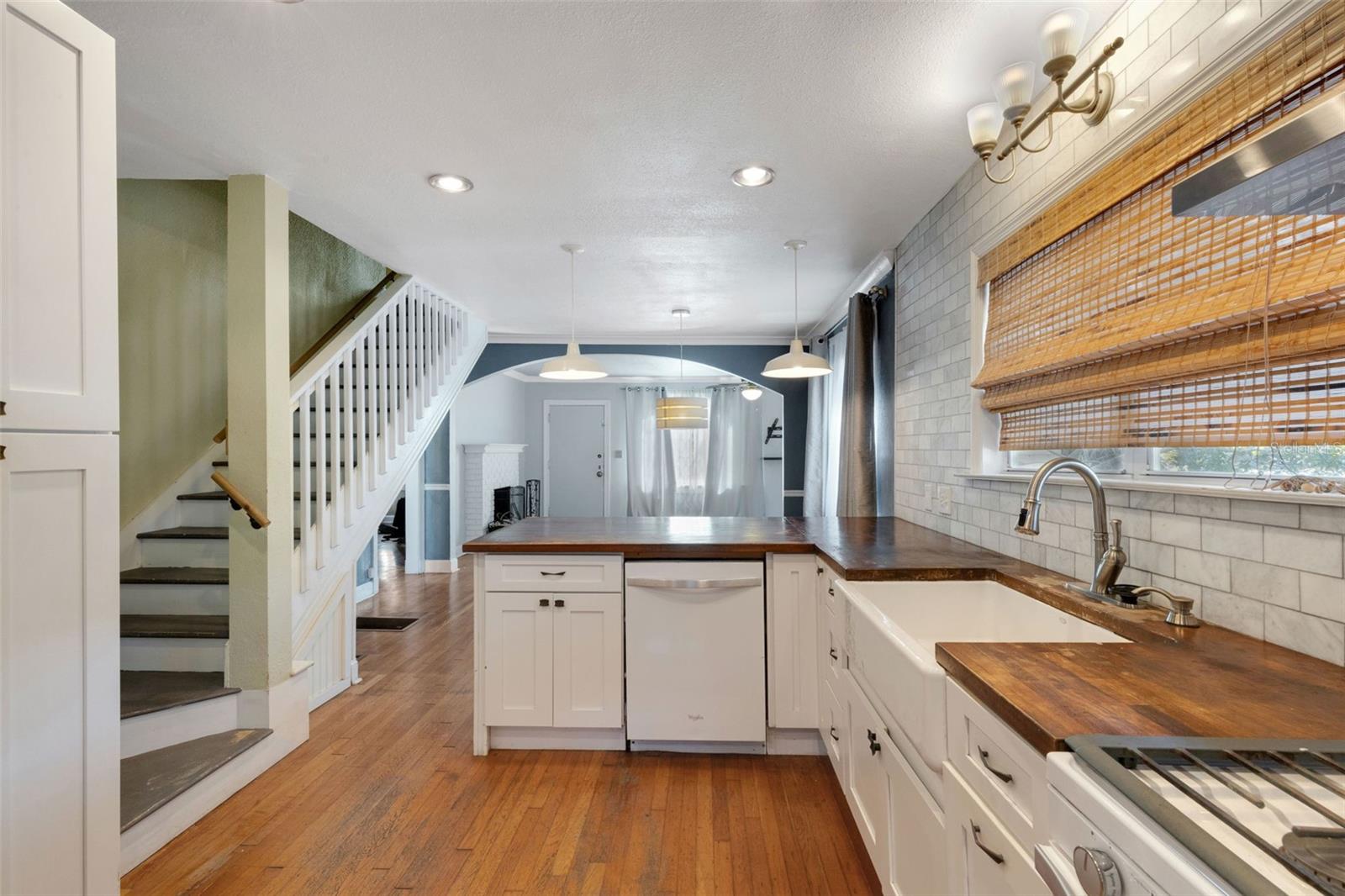 Image 27 of 90 For 717 12th Avenue N