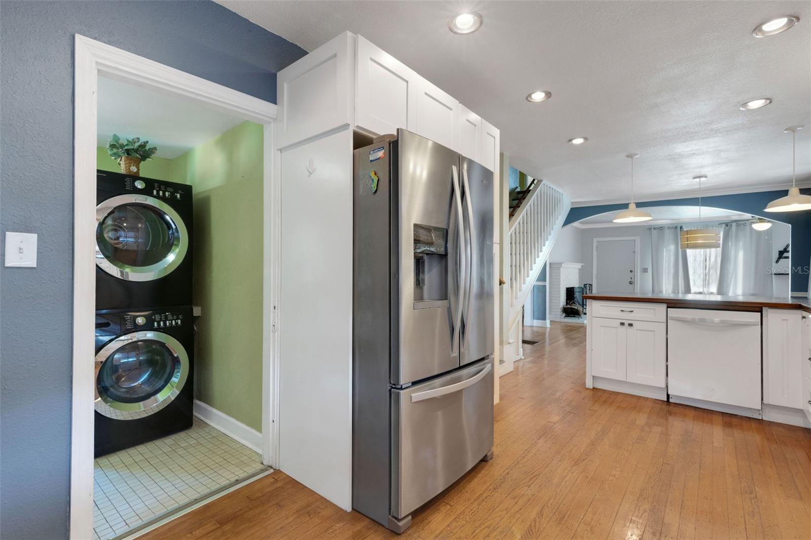 Image 28 of 90 For 717 12th Avenue N