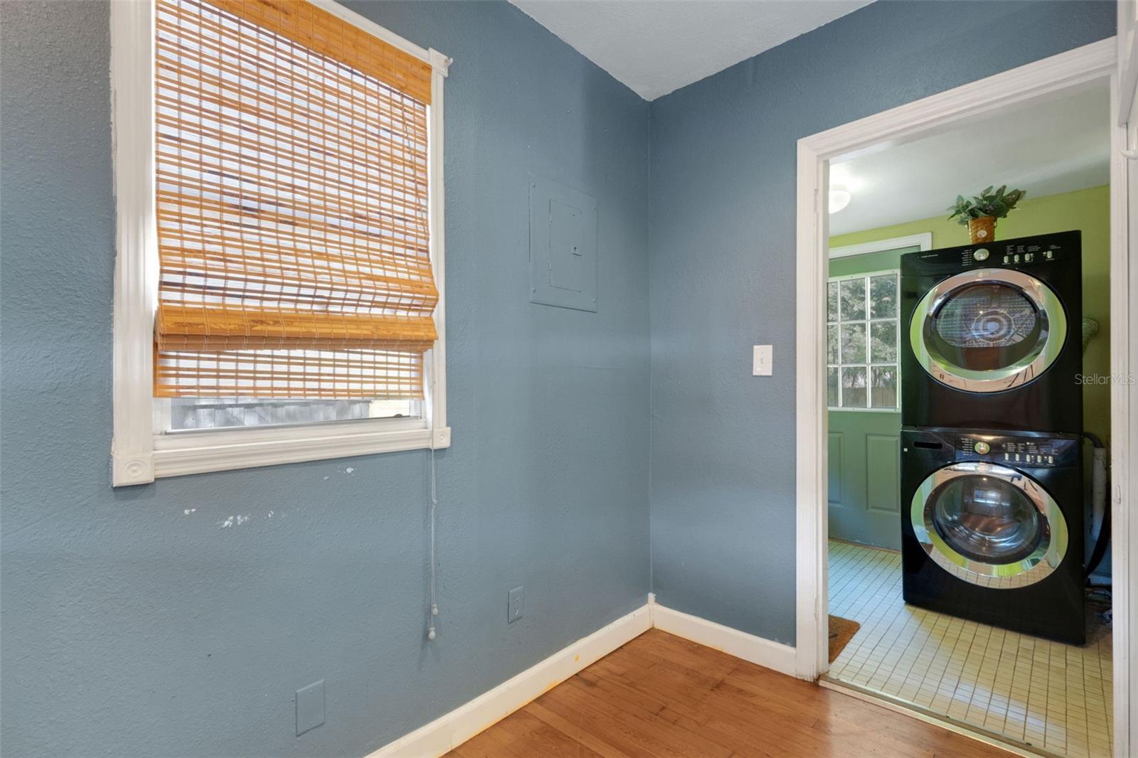 Image 29 of 90 For 717 12th Avenue N