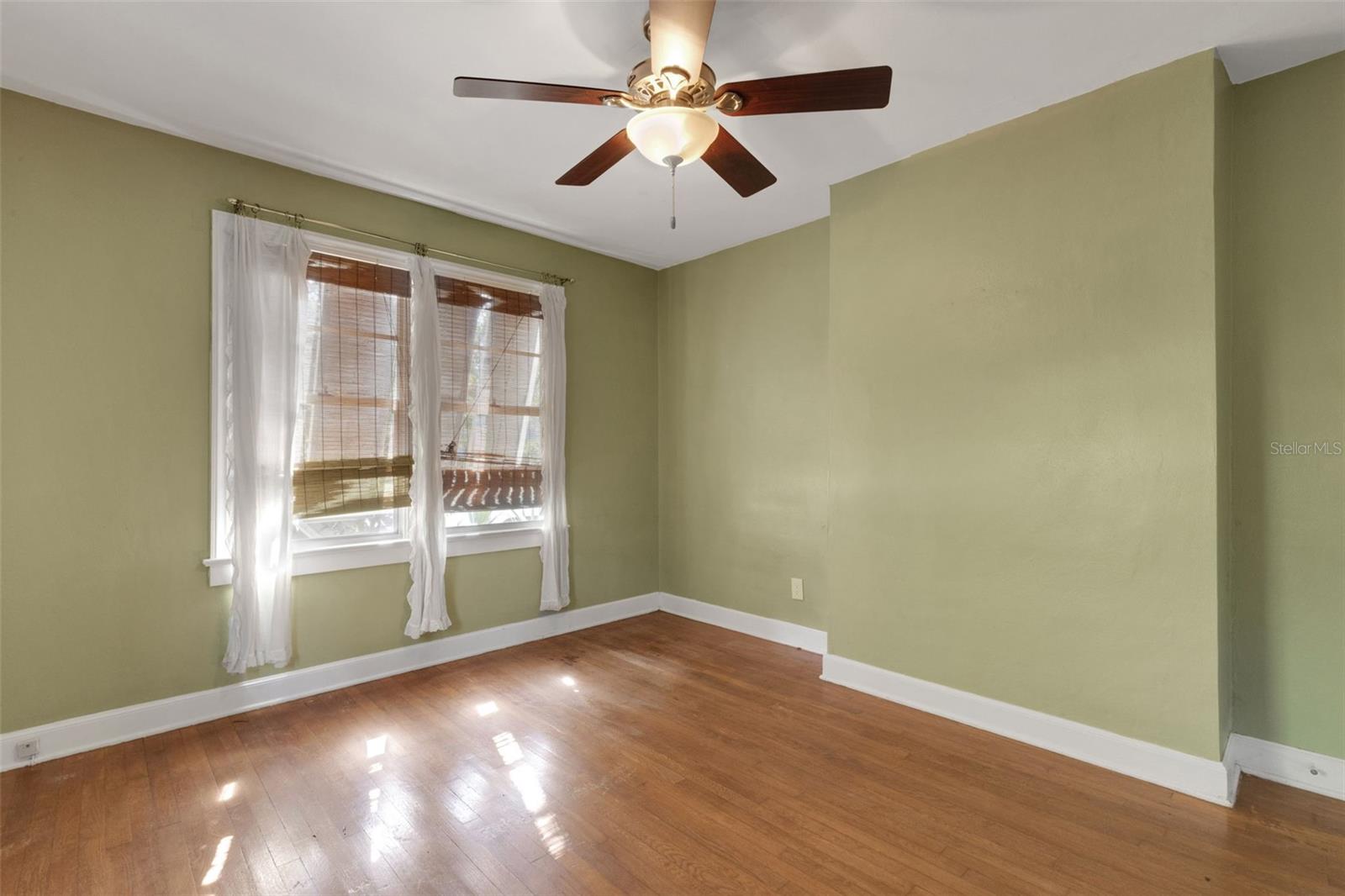 Image 31 of 90 For 717 12th Avenue N