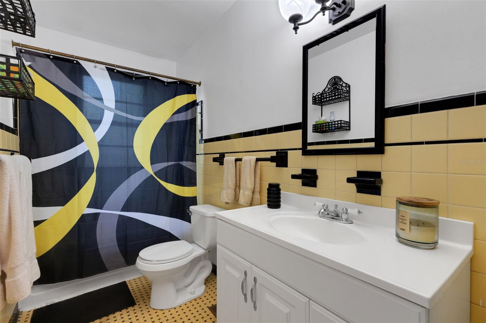 Image 34 of 90 For 717 12th Avenue N