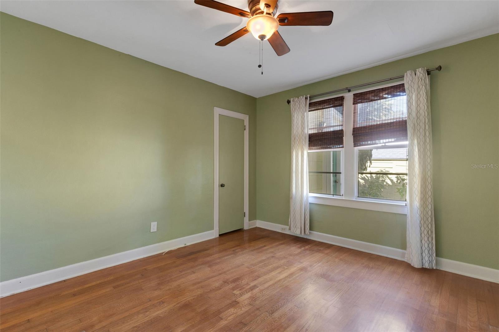 Image 36 of 90 For 717 12th Avenue N