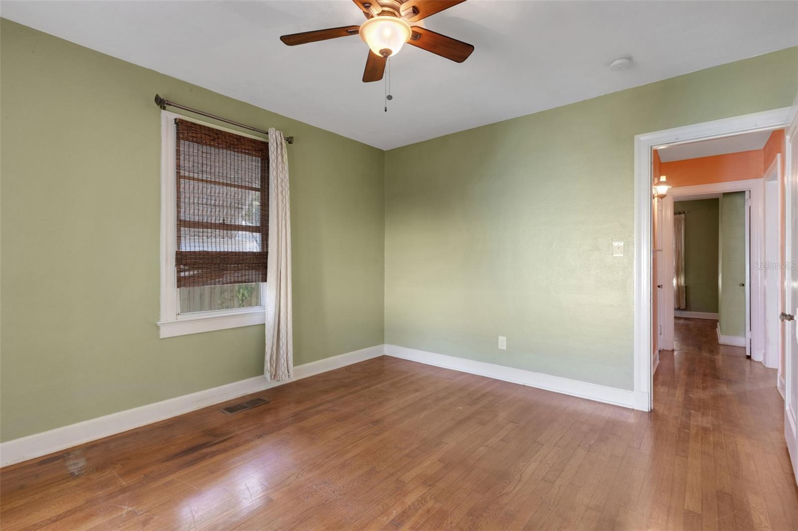 Image 37 of 90 For 717 12th Avenue N