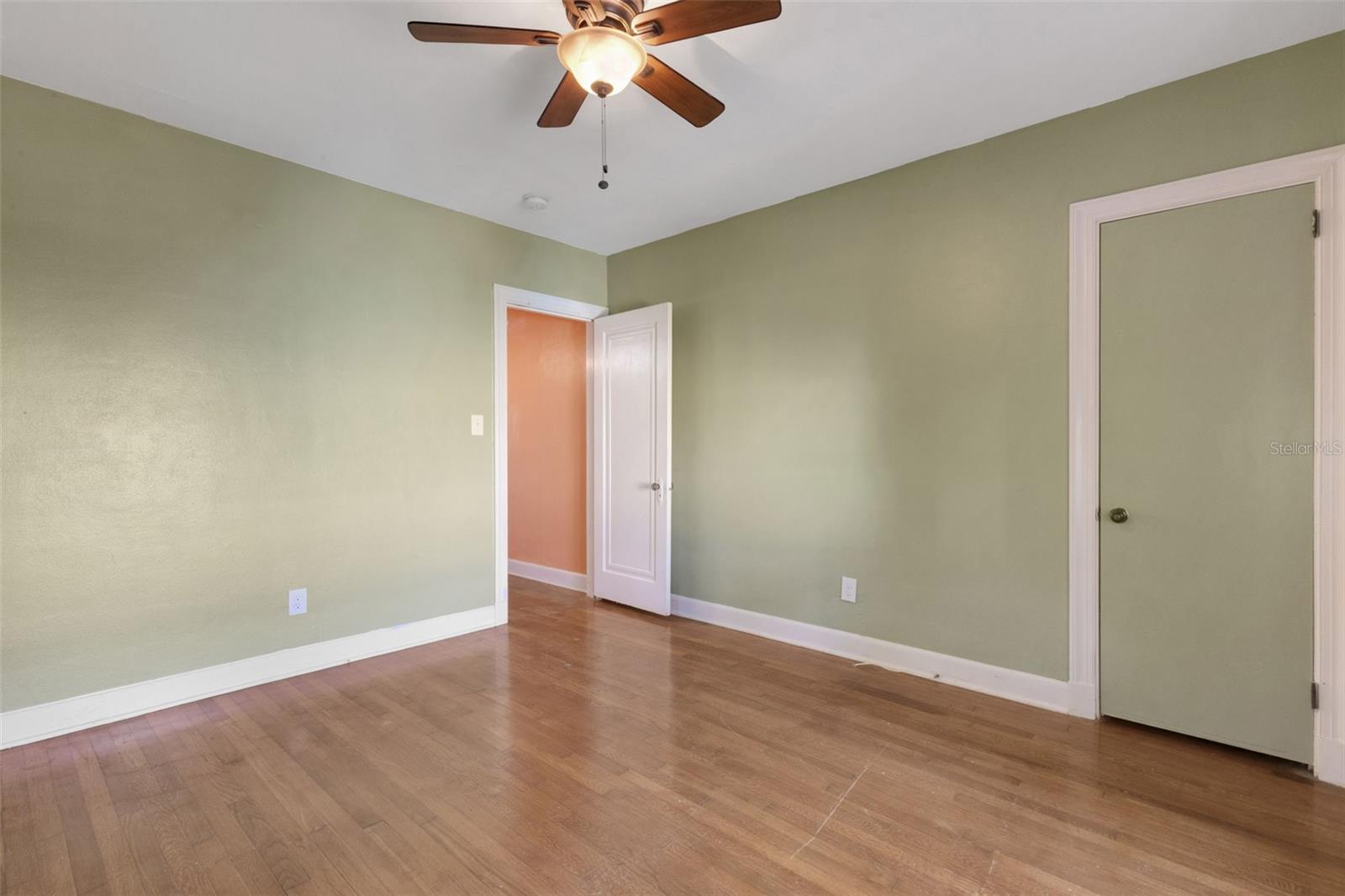 Image 38 of 90 For 717 12th Avenue N