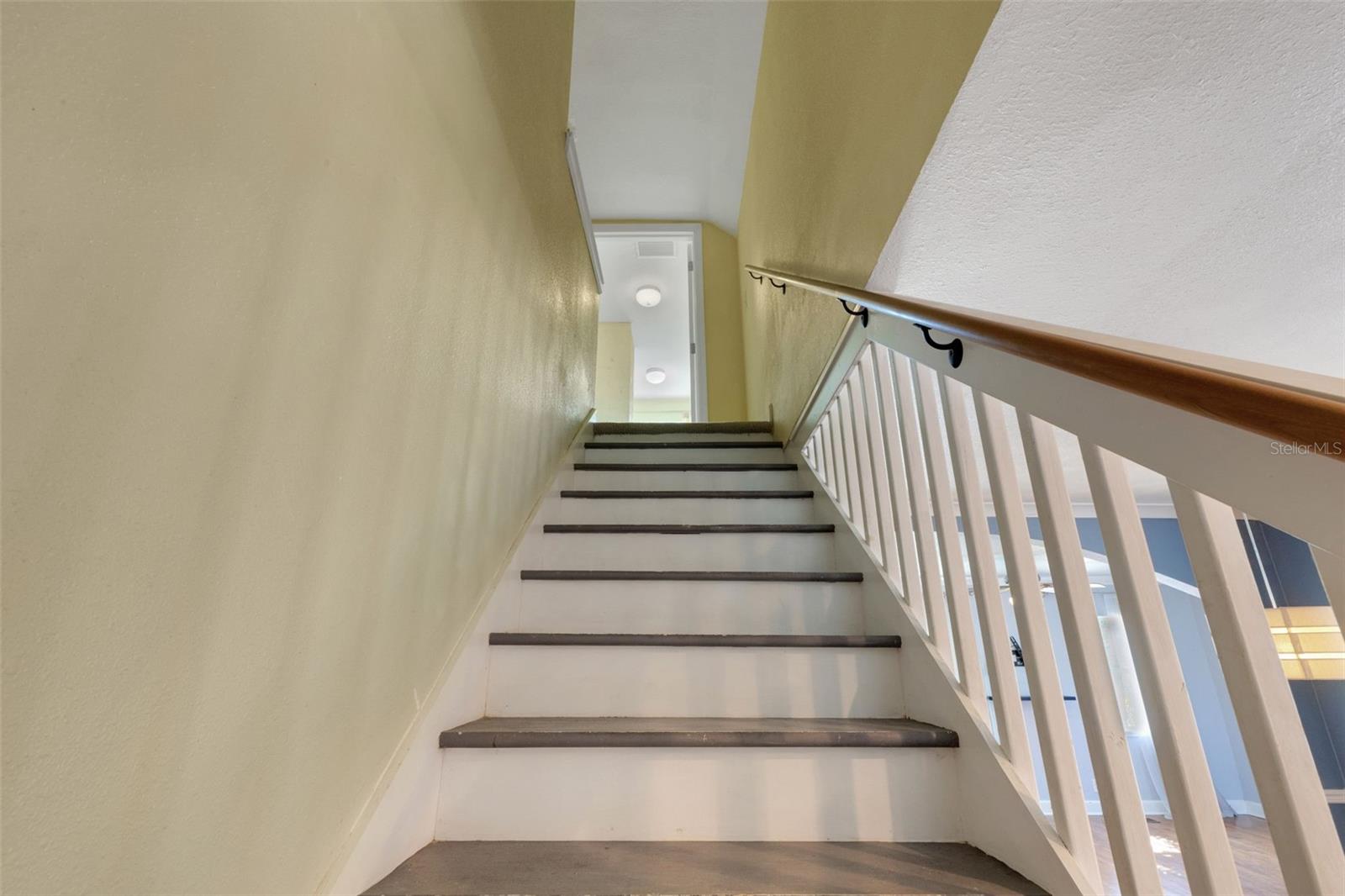 Image 41 of 90 For 717 12th Avenue N