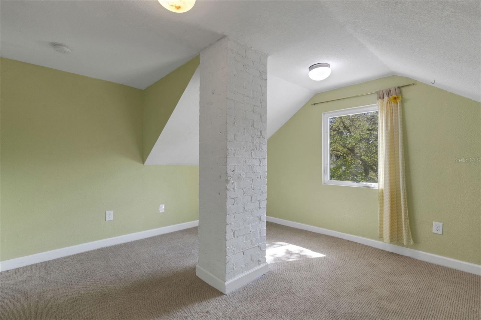 Image 48 of 90 For 717 12th Avenue N