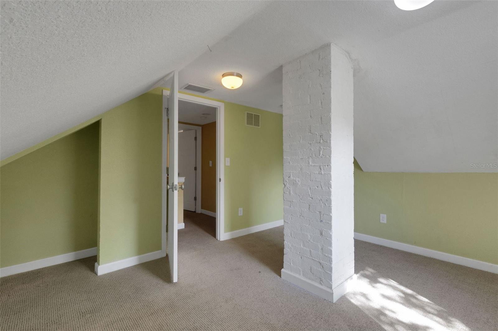 Image 50 of 90 For 717 12th Avenue N