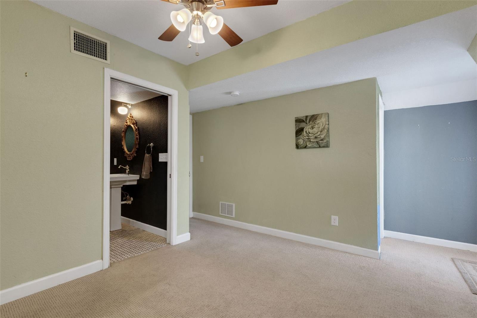 Image 54 of 90 For 717 12th Avenue N