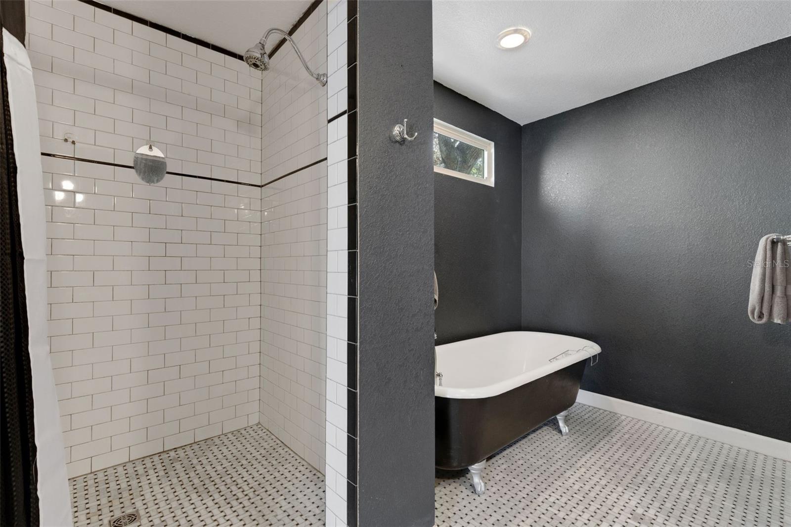 Image 59 of 90 For 717 12th Avenue N