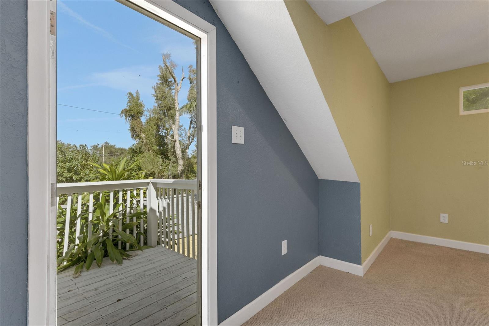 Image 63 of 90 For 717 12th Avenue N